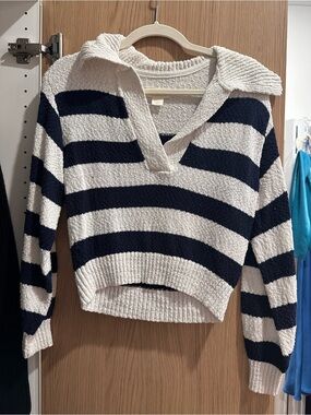 Striped Hooded V-Neck Sweater in Navy and Cream